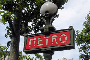 paris_metro_entrance_sign